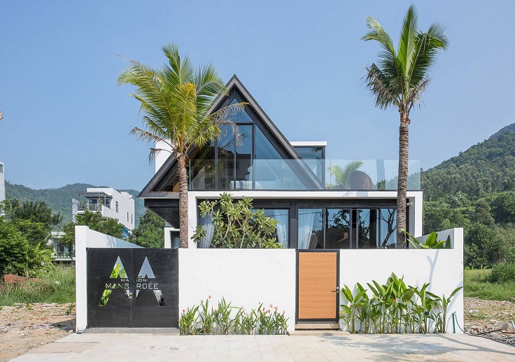 Ngôi nhà gác mái được xây dựng trên khu đất 180m2 ngay dưới chân núi Sơn Trà Ngôi nhà gác mái được xây dựng trên khu đất 180m2 ngay dưới chân núi Sơn Trà